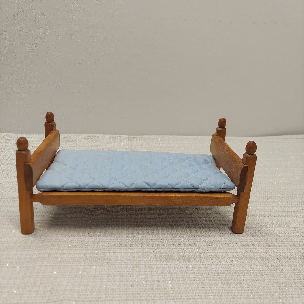 Strombecker Vintage Dollhouse Miniature Wood Bed with Quilted Mattress 6.25"